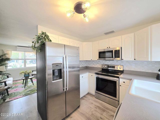 94 Rogers Park Drive, Ormond Beach, FL 32174