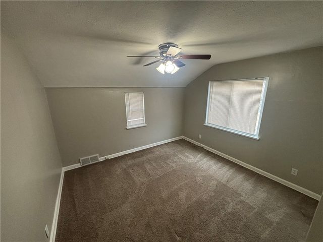 1319 Woodbourne Ave, Brookline, PA 15226