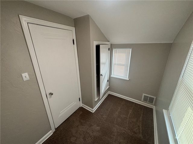 1319 Woodbourne Ave, Brookline, PA 15226