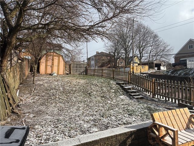 1319 Woodbourne Ave, Brookline, PA 15226