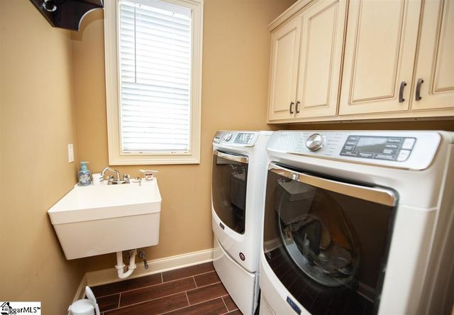 512 Wicked Stick Court, Inman, SC 29349