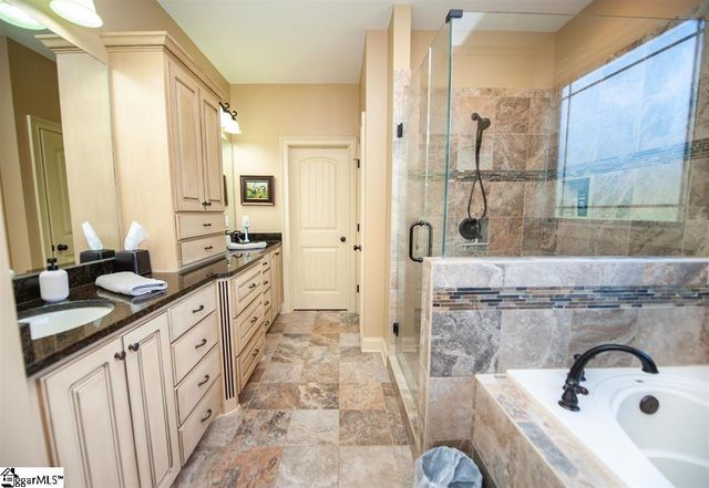 512 Wicked Stick Court, Inman, SC 29349