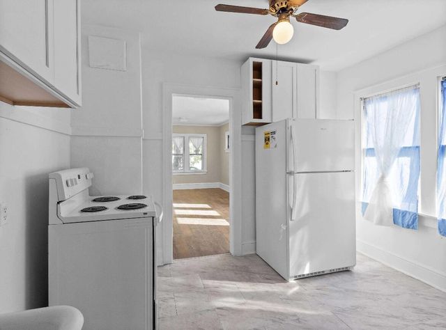 4715 N 39th STREET, Milwaukee, WI 53209