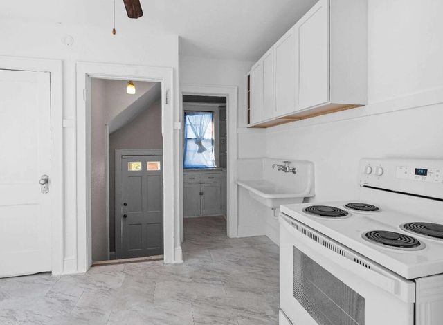 4715 N 39th STREET, Milwaukee, WI 53209