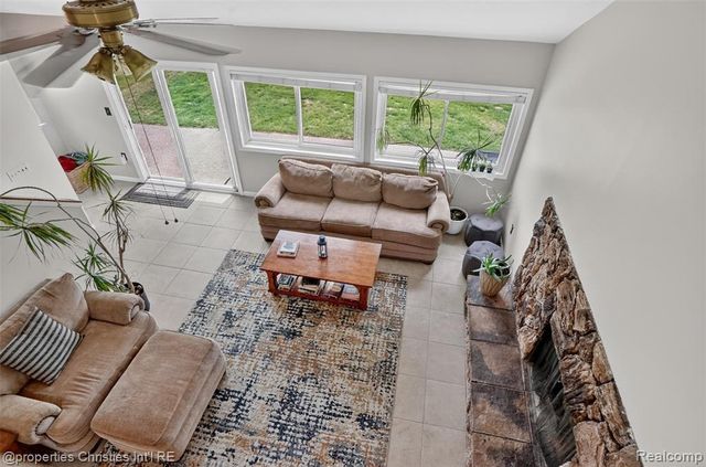 10219 Lakeside Drive, White Lake, MI 48386