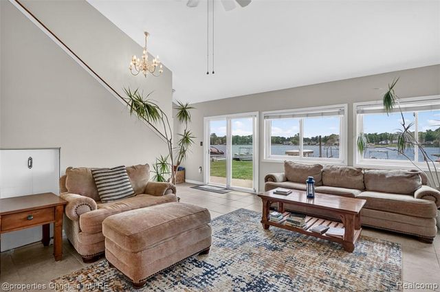 10219 Lakeside Drive, White Lake, MI 48386
