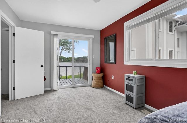 10219 Lakeside Drive, White Lake, MI 48386