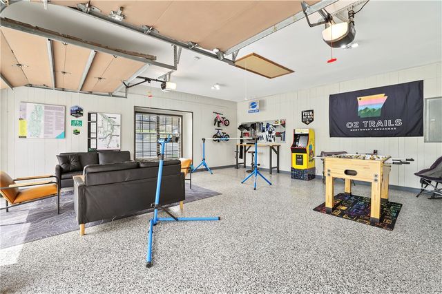 1300 Quail Run Circle, Bentonville, AR 72712