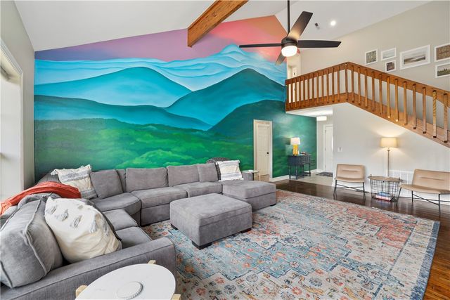 1300 Quail Run Circle, Bentonville, AR 72712