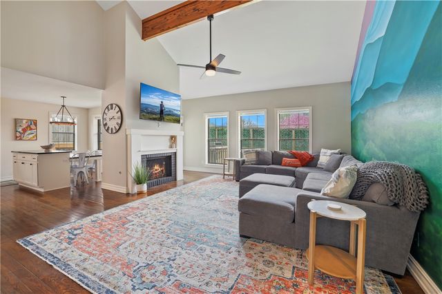 1300 Quail Run Circle, Bentonville, AR 72712
