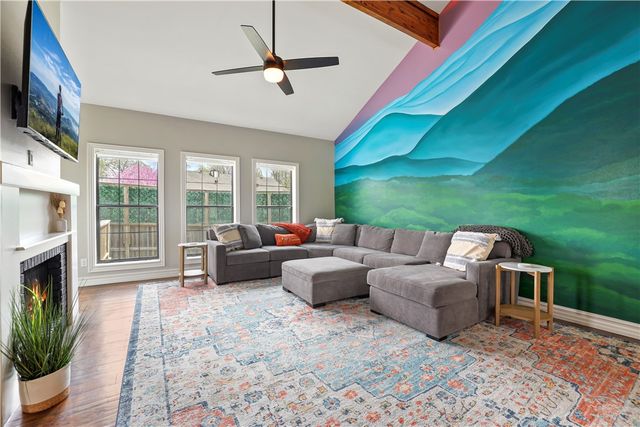 1300 Quail Run Circle, Bentonville, AR 72712