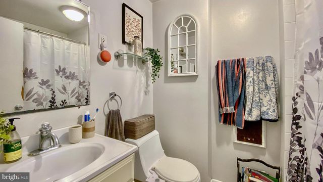 4 W 1ST AVE, Conshohocken, PA 19428