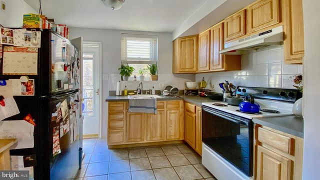 4 W 1ST AVE, Conshohocken, PA 19428