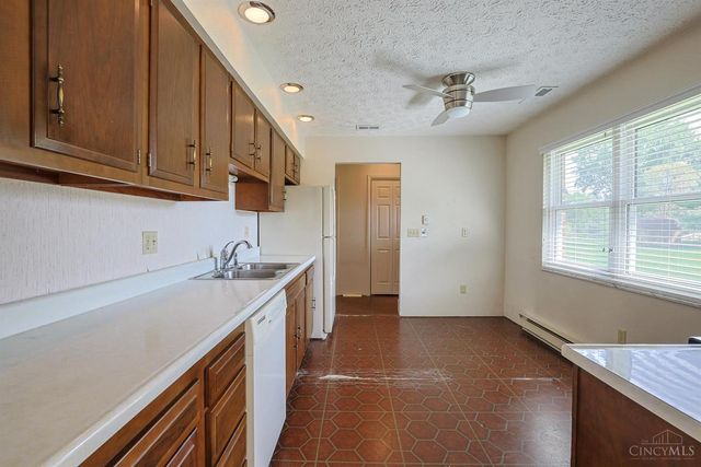 3692 Crestview Avenue, Clearcreek Twp., OH 45036