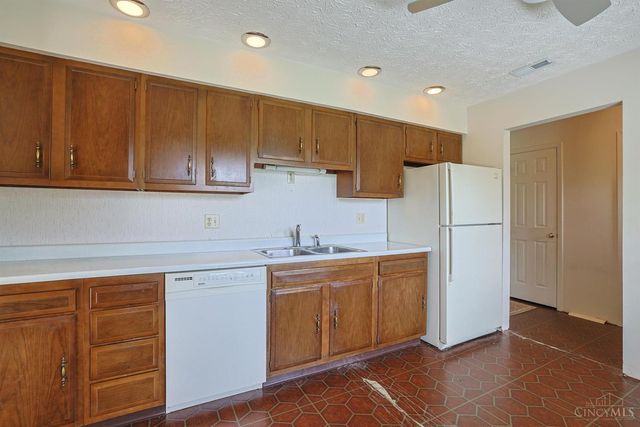 3692 Crestview Avenue, Clearcreek Twp., OH 45036