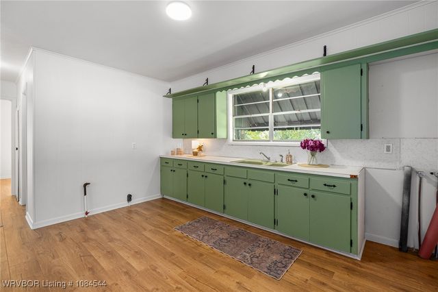 206 N Vine Street, Paris, AR 72855