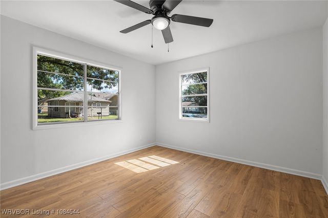 206 N Vine Street, Paris, AR 72855