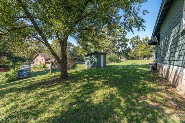 206 N Vine Street, Paris, AR 72855