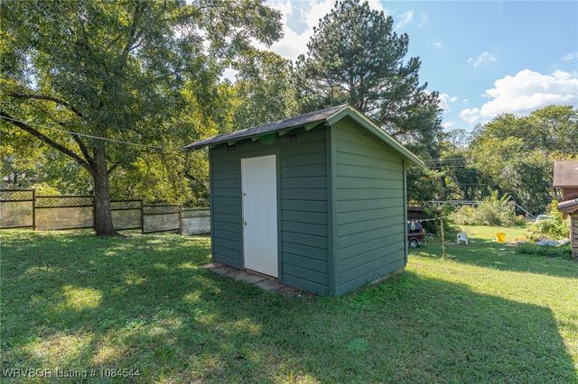 206 N Vine Street, Paris, AR 72855