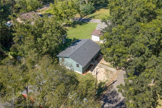 206 N Vine Street, Paris, AR 72855