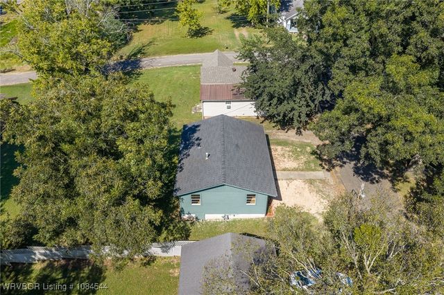 206 N Vine Street, Paris, AR 72855