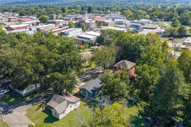 206 N Vine Street, Paris, AR 72855