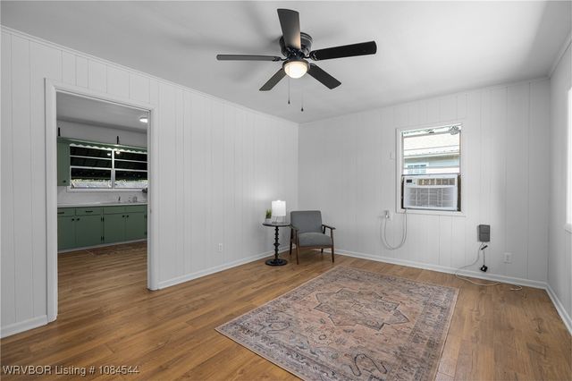 206 N Vine Street, Paris, AR 72855