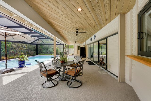 11 Alnwick Road, Palm Beach Gardens, FL 33418