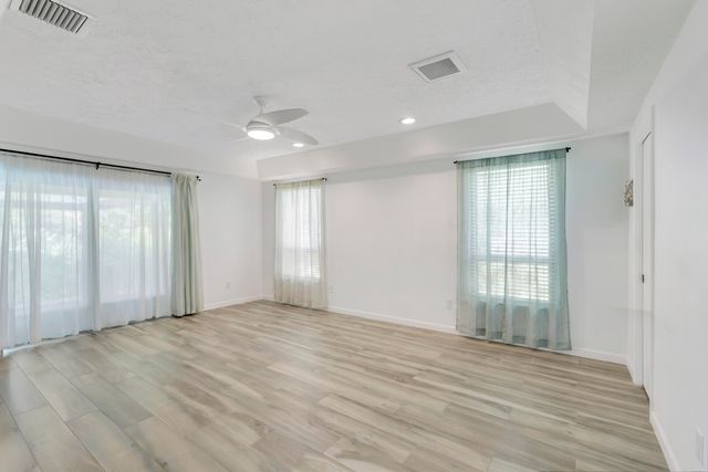 11 Alnwick Road, Palm Beach Gardens, FL 33418