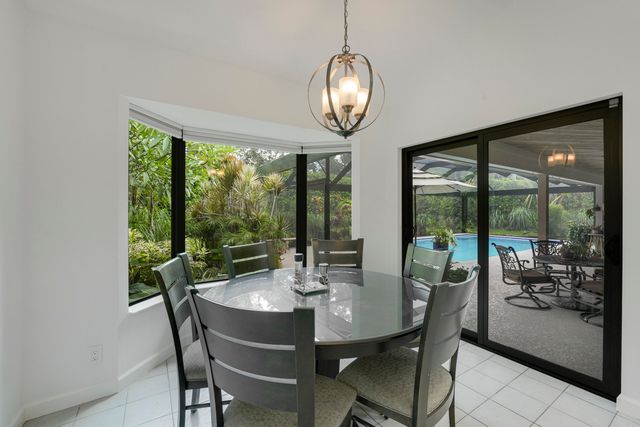 11 Alnwick Road, Palm Beach Gardens, FL 33418