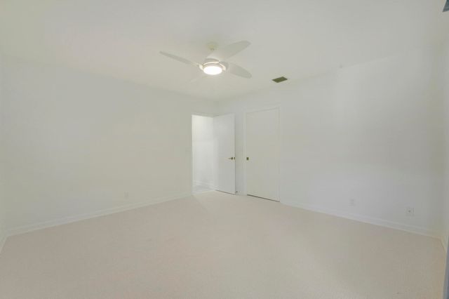 11 Alnwick Road, Palm Beach Gardens, FL 33418