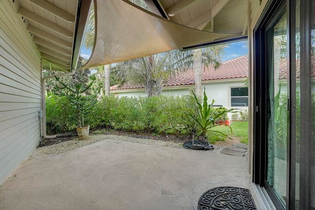 11 Alnwick Road, Palm Beach Gardens, FL 33418