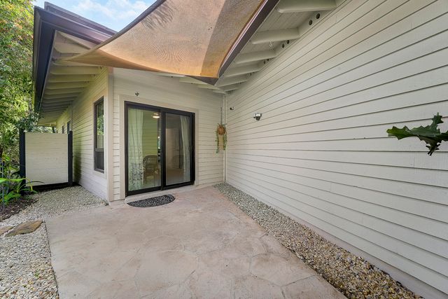 11 Alnwick Road, Palm Beach Gardens, FL 33418