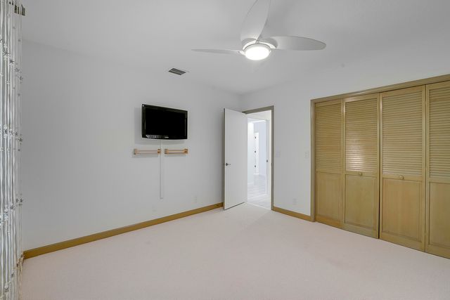 11 Alnwick Road, Palm Beach Gardens, FL 33418