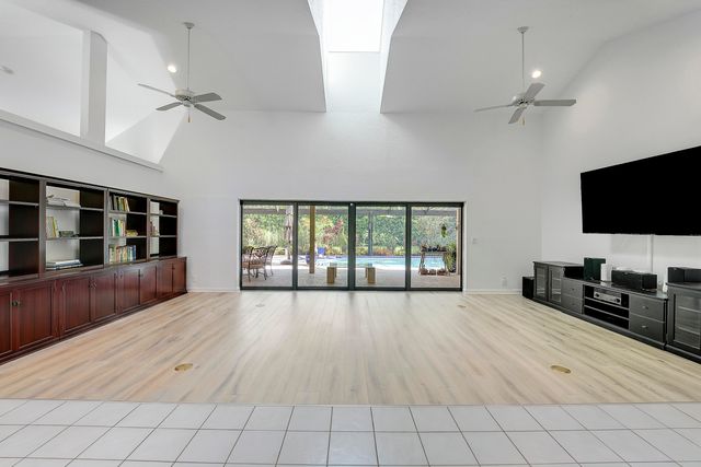 11 Alnwick Road, Palm Beach Gardens, FL 33418