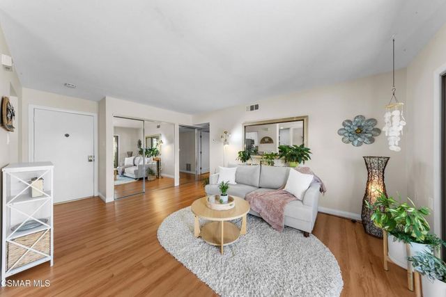 348 Chestnut Hill Court 23, Thousand Oaks, CA 91360