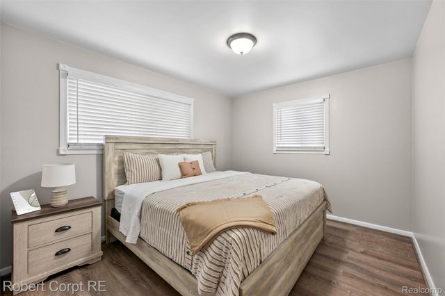 4772 Harding Street, Dearborn Heights, MI 48125