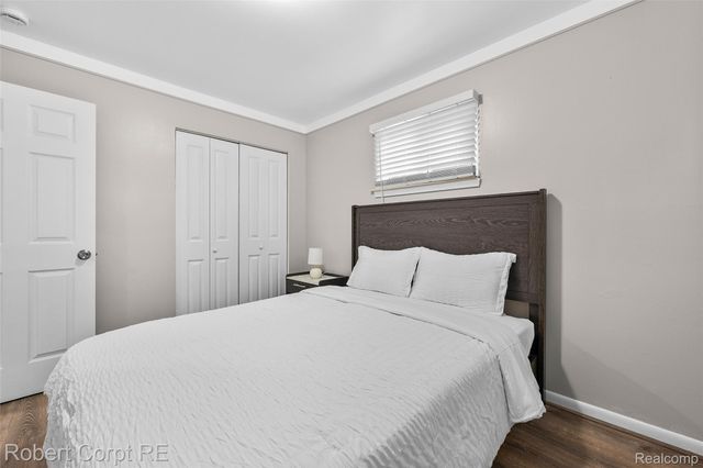 4772 Harding Street, Dearborn Heights, MI 48125