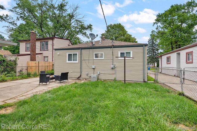 4772 Harding Street, Dearborn Heights, MI 48125