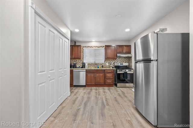 4772 Harding Street, Dearborn Heights, MI 48125