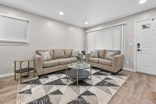4772 Harding Street, Dearborn Heights, MI 48125
