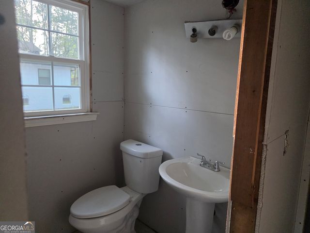 5382 Rockbridge Road, Stone Mountain, GA 30088