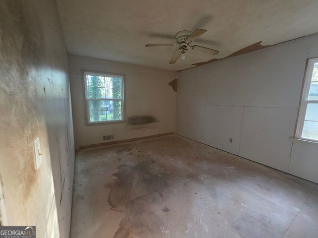 5382 Rockbridge Road, Stone Mountain, GA 30088
