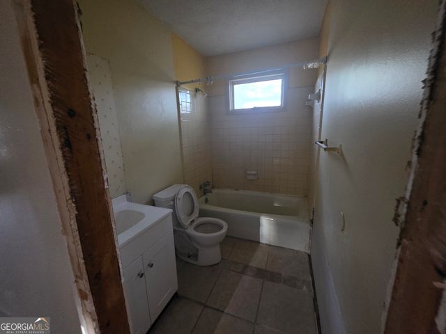 5382 Rockbridge Road, Stone Mountain, GA 30088