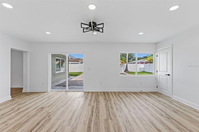 9354 119TH WAY, Seminole, FL 33772
