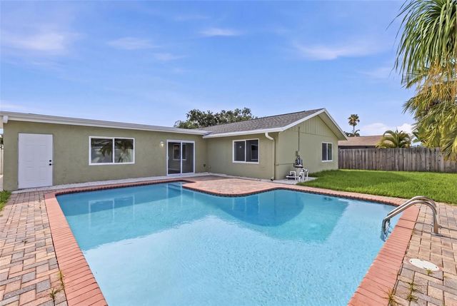 9354 119TH WAY, Seminole, FL 33772