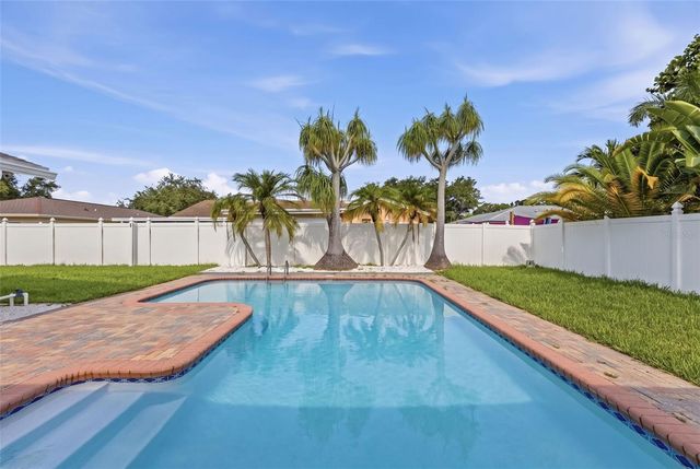 9354 119TH WAY, Seminole, FL 33772