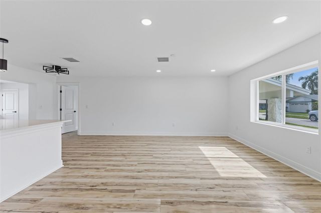 9354 119TH WAY, Seminole, FL 33772