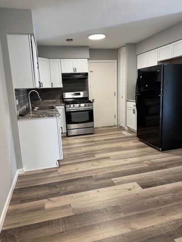 1742 Amherst Circle 1742, Glendale Heights, IL 60139