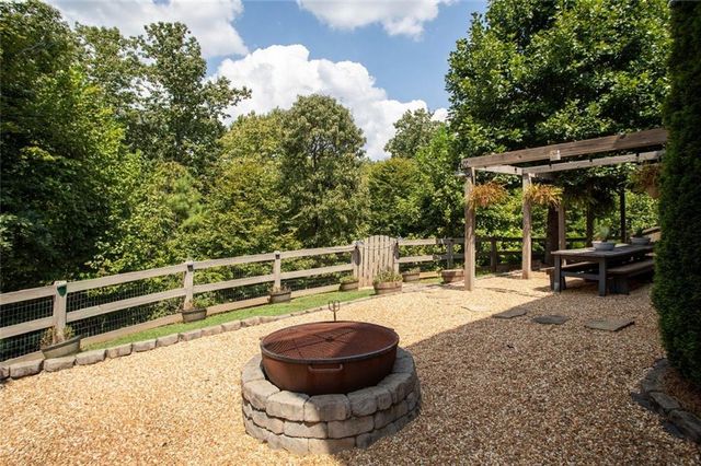 12 Creekview Drive SE, Cartersville, GA 30120